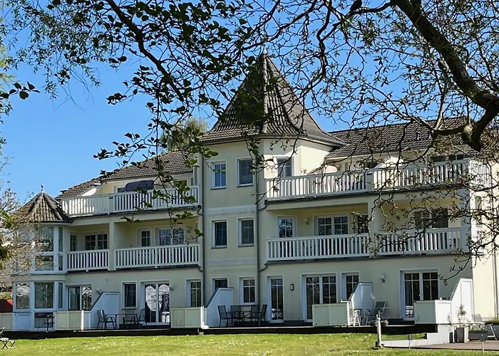 Schloesschen Am Schmachter See